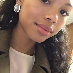 Meet your Posher, Alisha